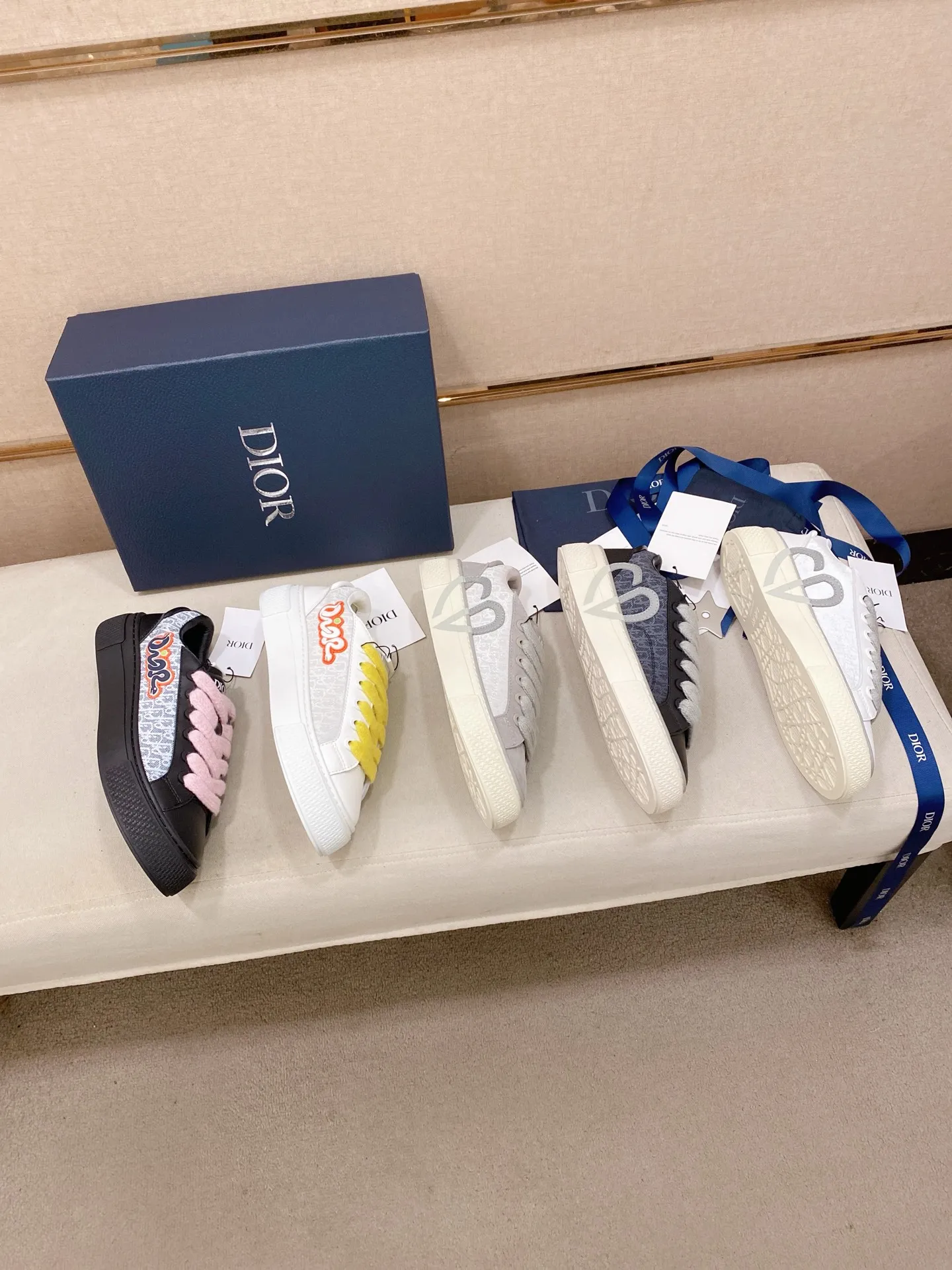 Factory price: 300 Men's shoes 💰[Dior·Dior] Top 🔍Couple style 💏🔍New casual sports style couple shoes, new four-season design, perfect workmanship, lace-up lazy style to create cabinet quality, upper: imported first-layer cowhide, sheepskin lining is soft and comfortable, ultra-light TPU wear-resistant outsole, simple, versatile fashion men's shoes, excellent color code number 35--44